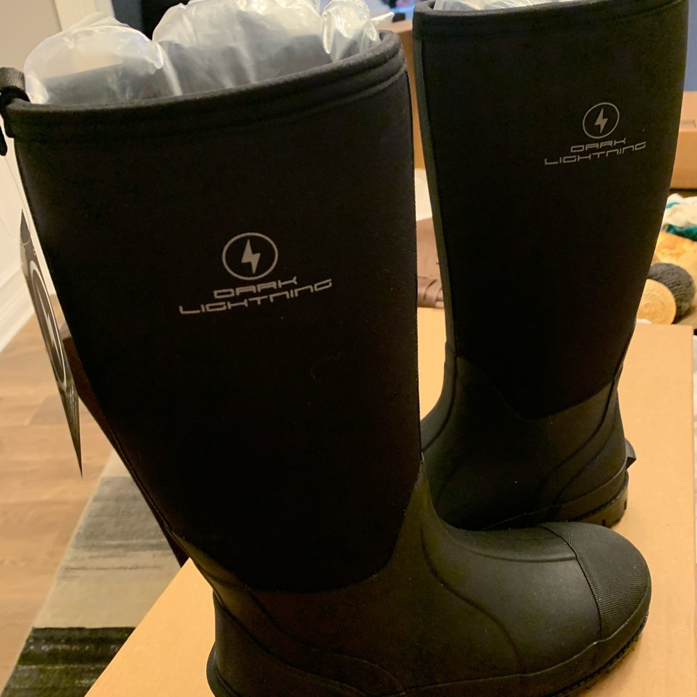 SOLD!!! Muck type boots